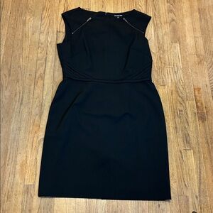 EUC Gianni Bini Sleeveless Little Black Sheath Dress with Zip Accents 8